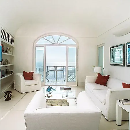 Coccodrilla By Myvillacollection * Κάπρι